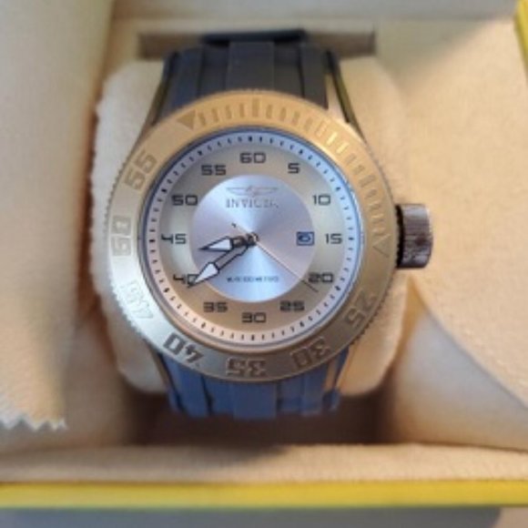 Men's Invicta Watch - Picture 2 of 3